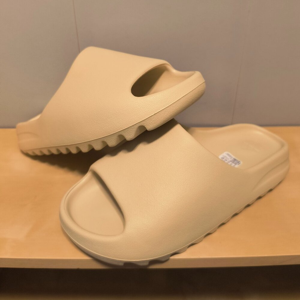 Yeezy Slides Bone